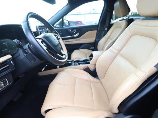 Pristine White Metallic Tri-Coat 2022 Lincoln Corsair Reserve