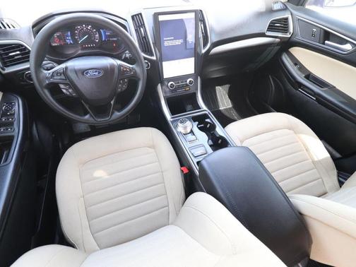 Agate Black Metallic 2023 Ford Edge SE