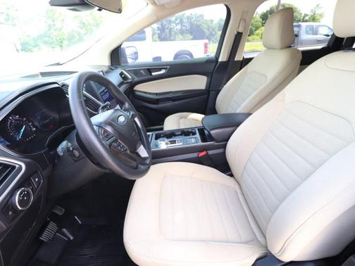 Agate Black Metallic 2023 Ford Edge SE