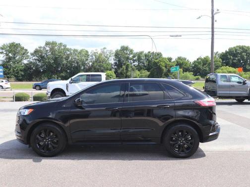 Agate Black Metallic 2023 Ford Edge SE