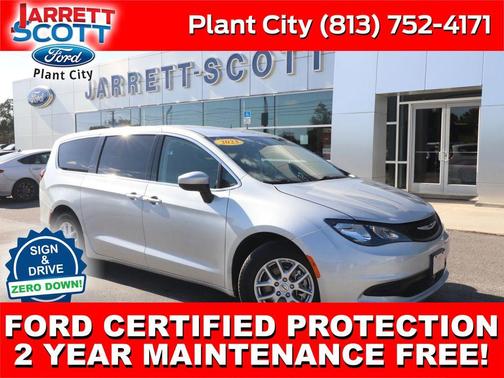 Silver Mist Clearcoat 2023 Chrysler Voyager LX