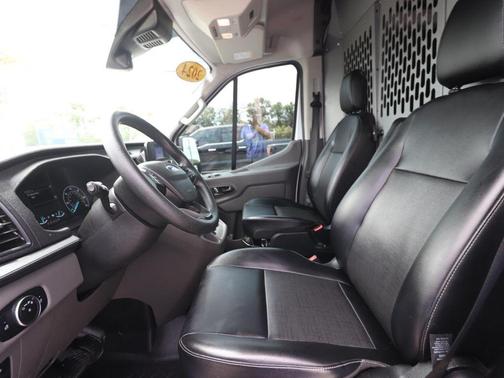 Oxford White 2024 Ford Transit-250 Base