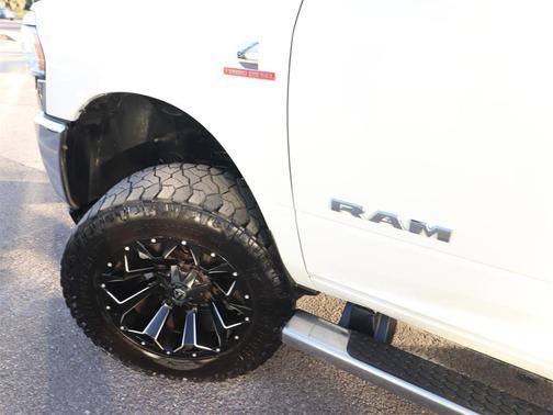 2020 RAM 2500 Tradesman Crew Cab 4X4 6'4' Box