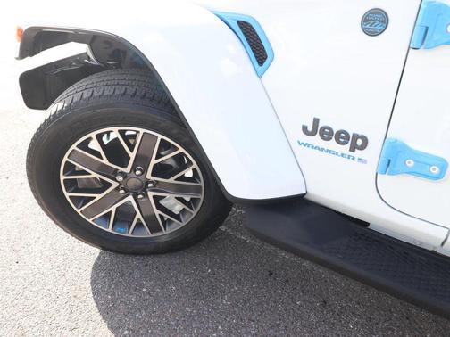 Bright White Clearcoat 2023 Jeep Wrangler 4xe Sahara High Altitude