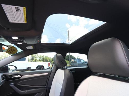 Platinum Gray Metallic 2020 Volkswagen Jetta 1.4T R-Line