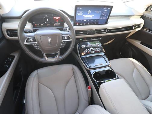 2022 Lincoln Nautilus Standard