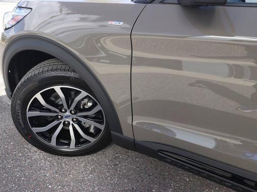 Marsh Gray 2027 Ford Explorer ST-Line