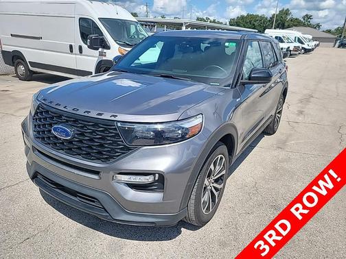 2022 Ford Explorer ST-Line