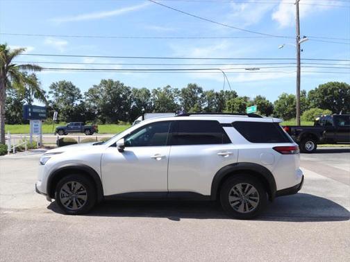 2022 Nissan Pathfinder SV 2WD