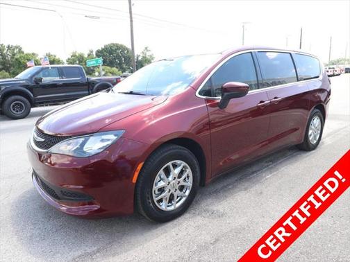 2021 Chrysler Voyager LX