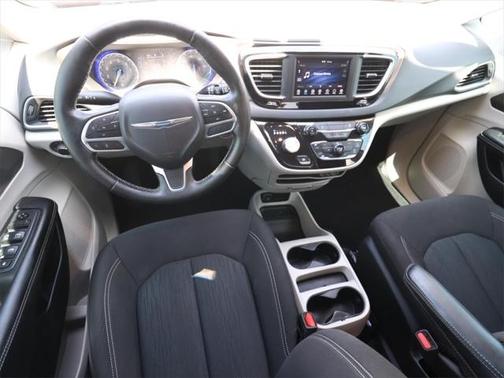2021 Chrysler Voyager LX