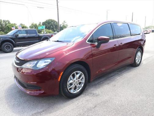 2021 Chrysler Voyager LX
