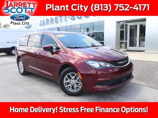 2021 Chrysler Voyager LX