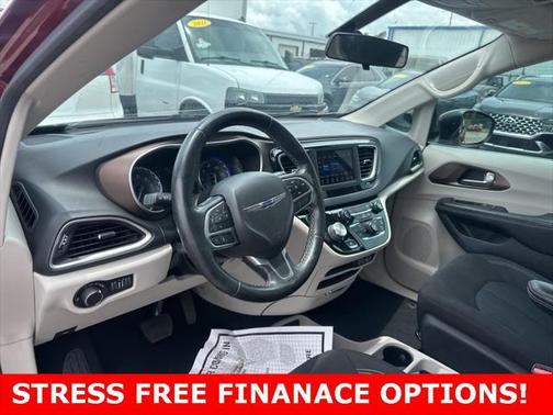 2021 Chrysler Voyager LX
