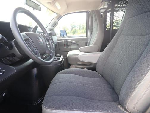 Summit White 2025 GMC Savana 2500 Work Van