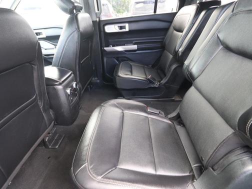 Star White Metallic Tri-Coat 2022 Ford Explorer Limited