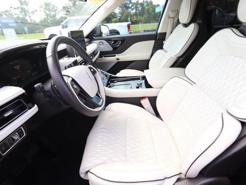 Chroma Caviar Dark Gray Metallic Clearcoat 2023 Lincoln Aviator Black Label Grand Touring AWD
