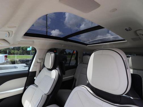 Chroma Caviar Dark Gray Metallic Clearcoat 2023 Lincoln Aviator Black Label Grand Touring AWD
