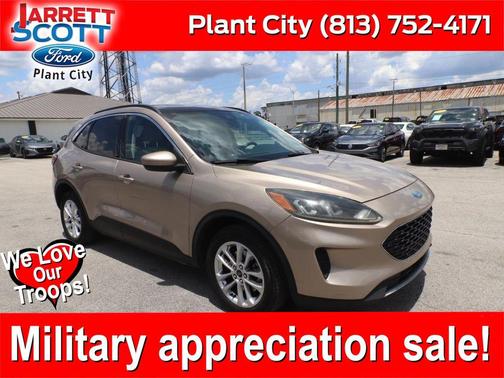 Desert Gold Metallic 2020 Ford Escape SE