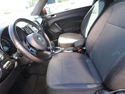 2019 Volkswagen Beetle 2.0T S