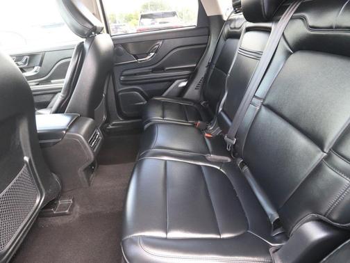 Pristine White Metallic Tri-Coat 2025 Lincoln Corsair Premiere