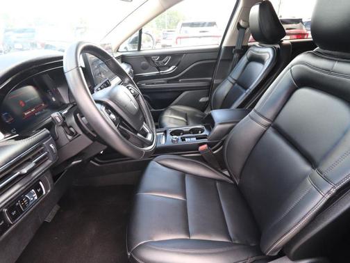 Pristine White Metallic Tri-Coat 2025 Lincoln Corsair Premiere