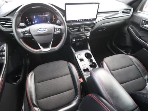 Rapid Red Metallic Tinted Clearcoat 2023 Ford Escape ST-Line