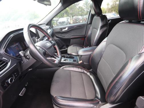 Rapid Red Metallic Tinted Clearcoat 2023 Ford Escape ST-Line