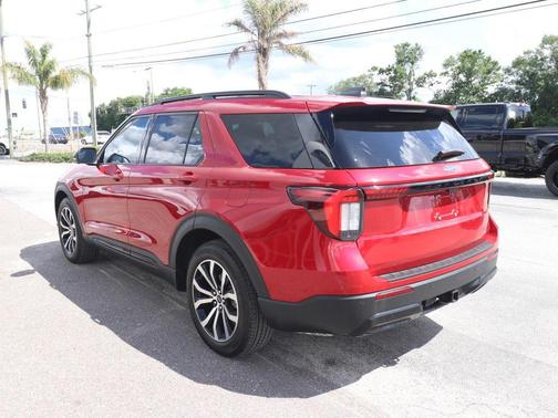 Rapid Red Metallic TC 2025 Ford Explorer ST-Line