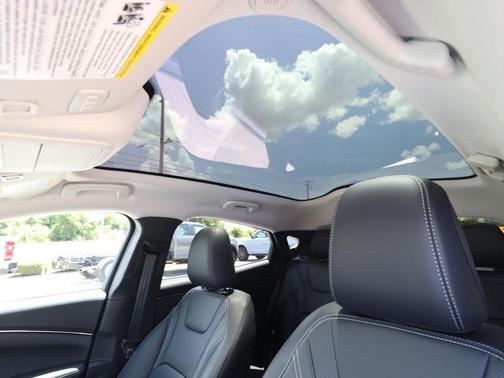 Star White Metallic Tri-Coat 2025 Ford Mustang Mach-E Premium