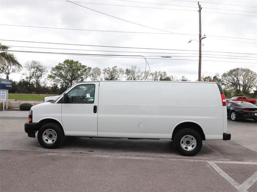 2023 GMC Savana 2500 Work Van