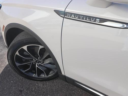 2021 Lincoln Nautilus Reserve