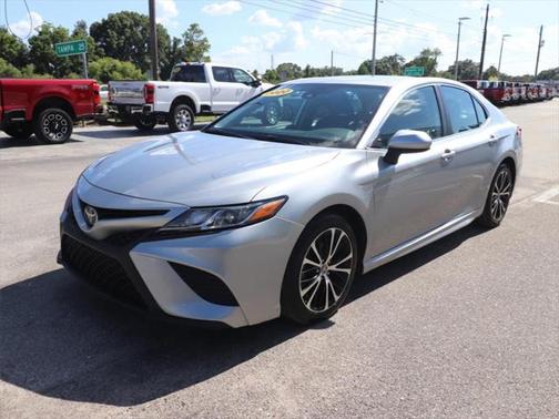 2020 Toyota Camry SE