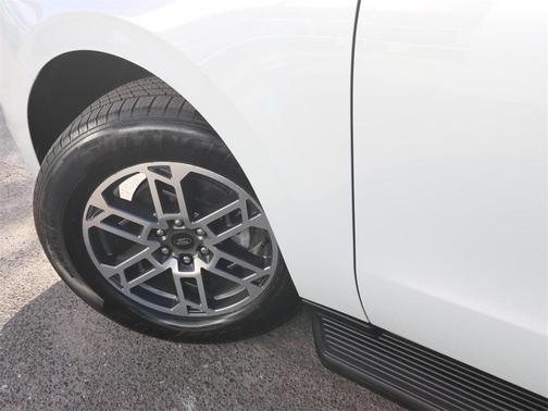 2025 Ford Expedition Max Active 4x2