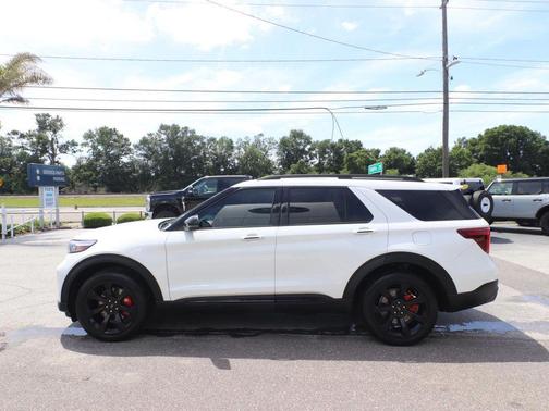 Star White Metallic Tri-Coat 2023 Ford Explorer ST
