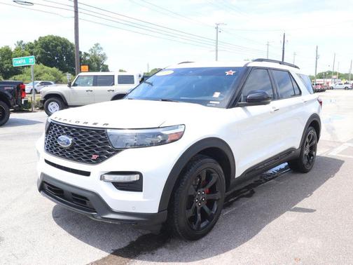 Star White Metallic Tri-Coat 2023 Ford Explorer ST