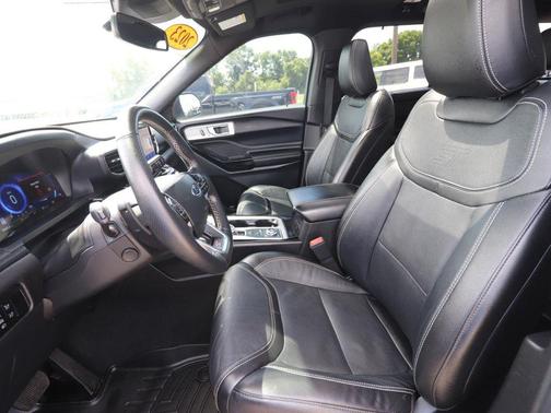 Star White Metallic Tri-Coat 2023 Ford Explorer ST