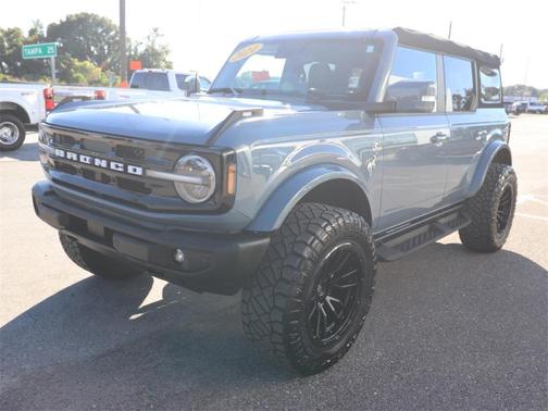 2024 Ford Bronco Outer Banks
