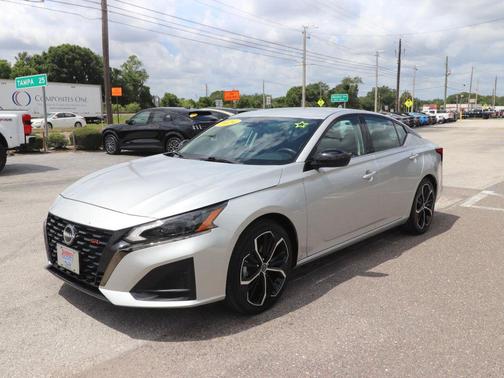 Brilliant Silver Metallic 2024 Nissan Altima SR FWD