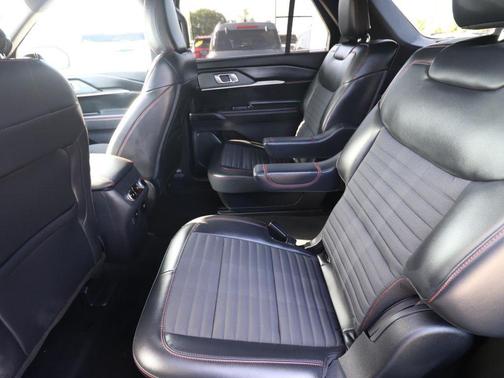 Rapid Red Metallic Tinted Clearcoat 2025 Ford Explorer ST-Line