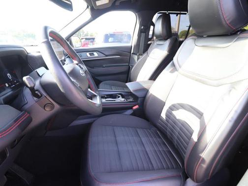 Rapid Red Metallic Tinted Clearcoat 2025 Ford Explorer ST-Line