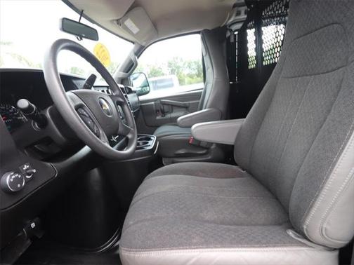 2022 Chevrolet Express 2500 RWD 2500 Regular Wheelbase WT