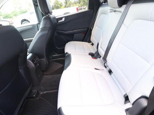 Star White Metallic Tri-Coat 2025 Ford Escape PHEV SE