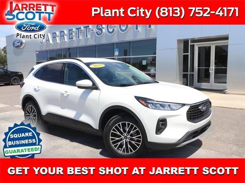 Star White Metallic Tri-Coat 2025 Ford Escape PHEV SE