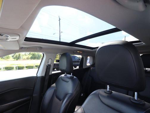 White Clearcoat 2021 Jeep Compass Latitude