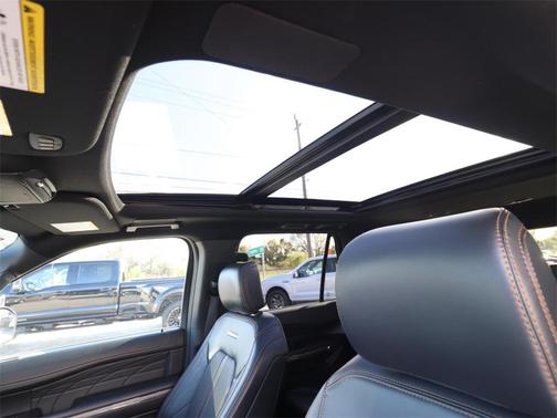2024 Ford Expedition Platinum