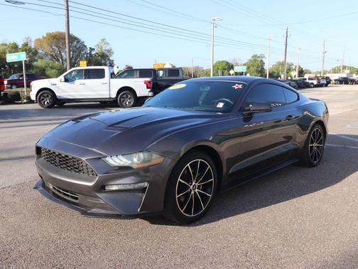 2020 Ford Mustang EcoBoost