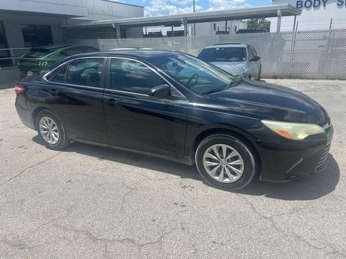 Midnight Black Metallic 2016 Toyota Camry LE