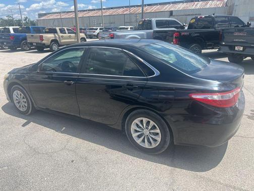 Midnight Black Metallic 2016 Toyota Camry LE