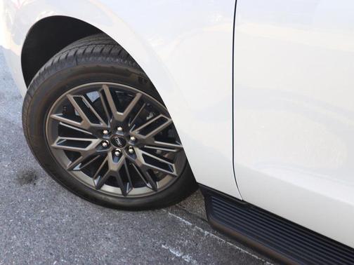 Space Silver Metallic 2026 Ford Expedition Max Platinum